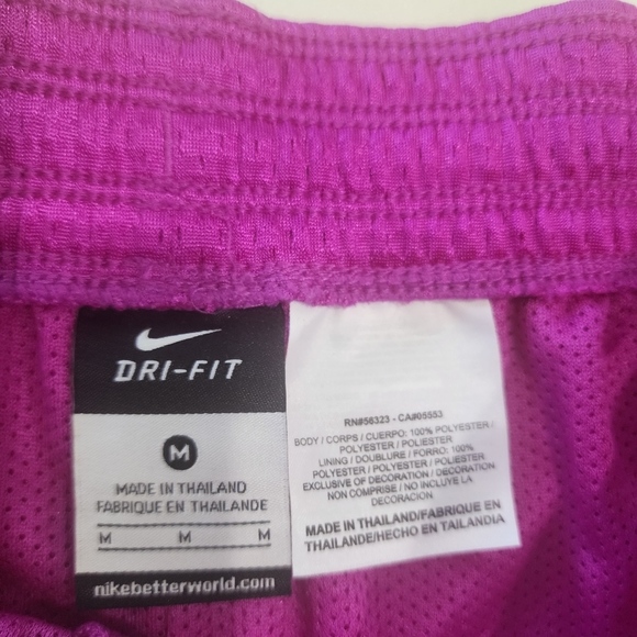 [ Nike] dry fit womens size Medium,  CUTEST purple & orangish/ pink  sportshorts - Picture 7 of 16